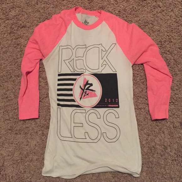 Quarter sleeve top
