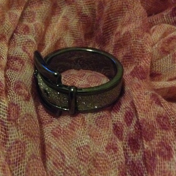 Buckle Ring - Picture 2 of 4