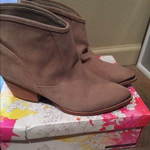 Chinese laundry boots