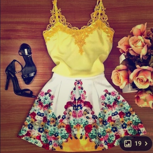 Fashion sleeveless yellow women dress :)