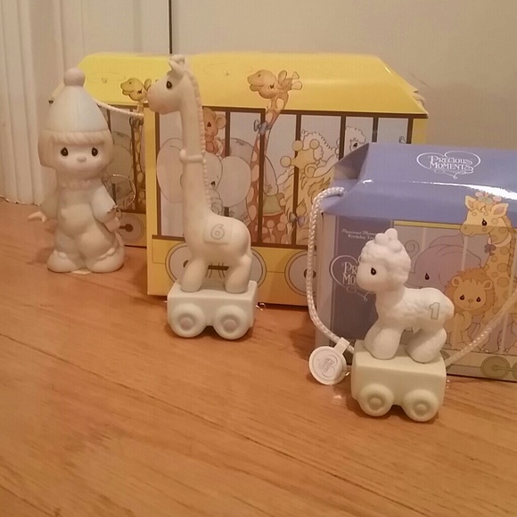 Precious Moments birthday train.Clown,giraffe,lamb