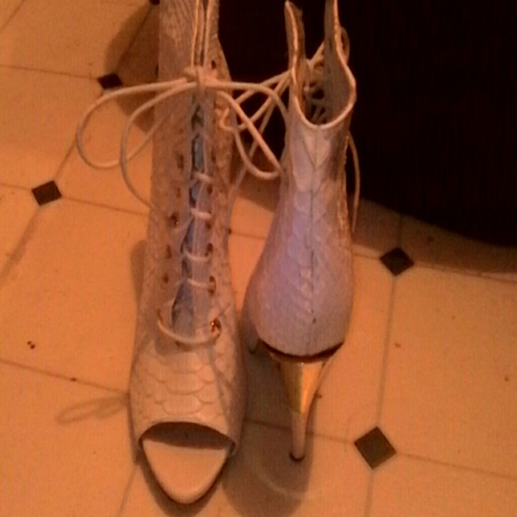 NWOT QIN VERO CUOIO PLATFORM BOOTS sz.8 MAKE OFFER - Picture 3 of 4