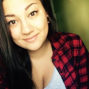 Meet your Posher, Andrea