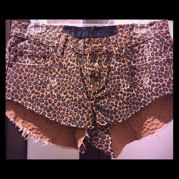 NWOT One Teaspoon Bonitas Cutoff Shorts in Cheetah