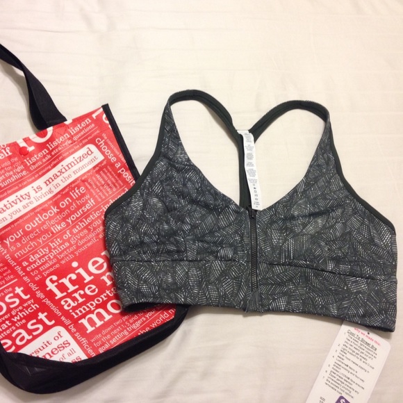 Lululemon NWT Cool To Street Bra, size 10
