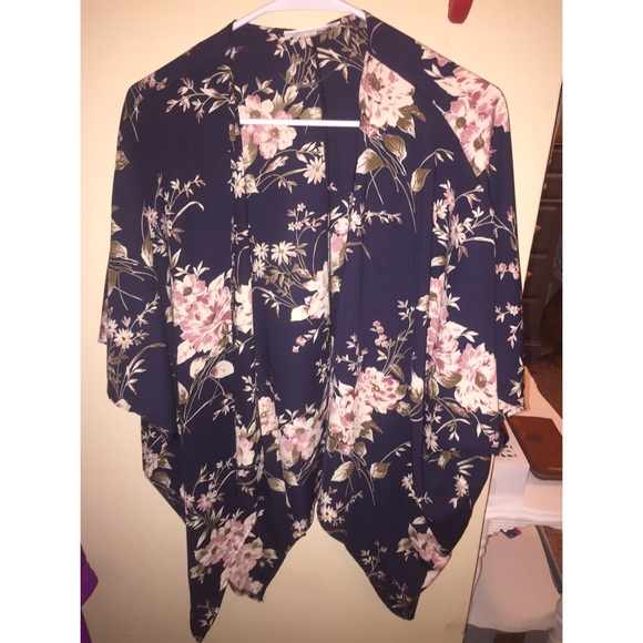 Painted threads Floral Kimono