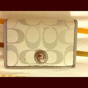 Coach Grey/white signature card holder