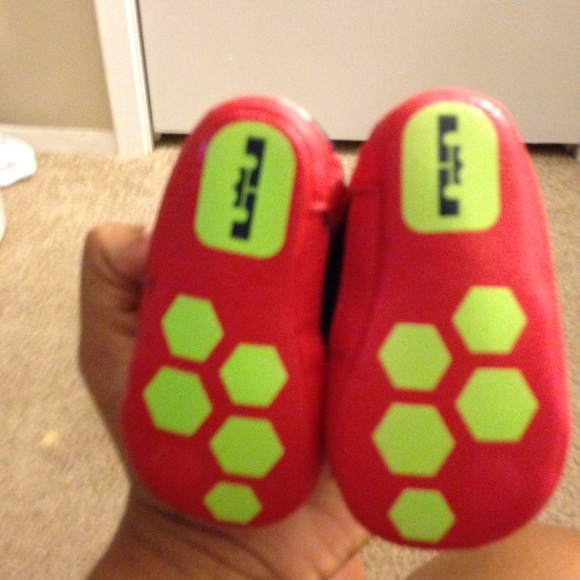 Infant shoes - Picture 2 of 2