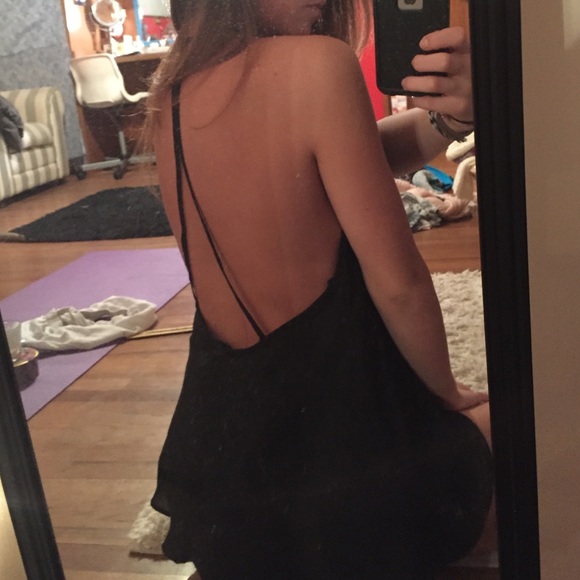 Backless Top - Picture 3 of 3