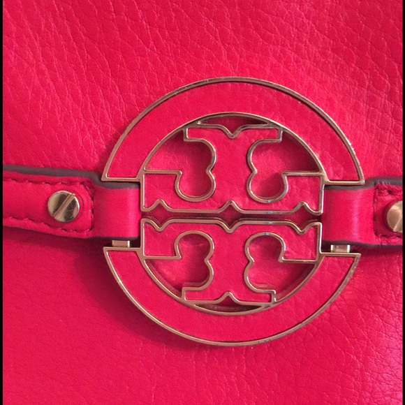 SOLD on Tradsey Tory Burch Amanda Mini Cross Body - Picture 4 of 4