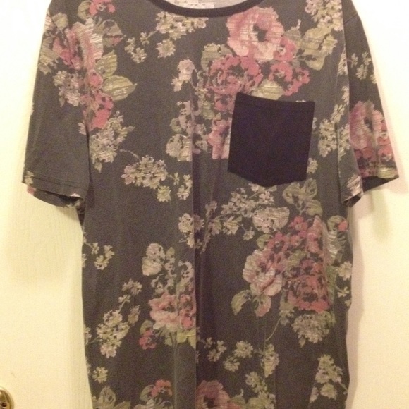 Floral Pocket Teeshirt