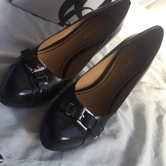Black Pump with buckle detailing