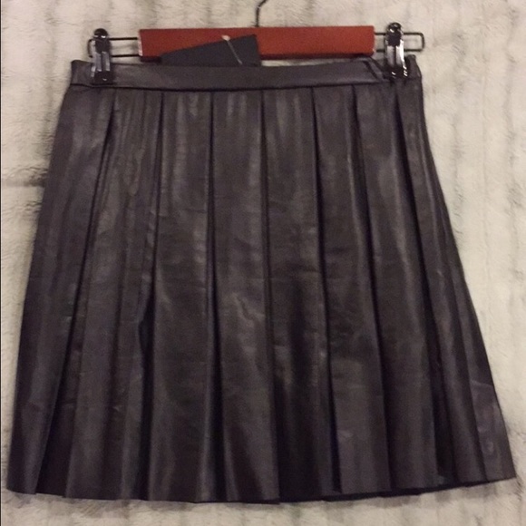 Black pleated faux leather mini skirt size small