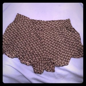 Old Navy Black and White patterned shorts