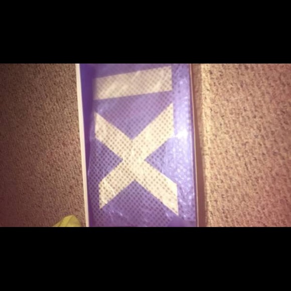 11s - Picture 2 of 3