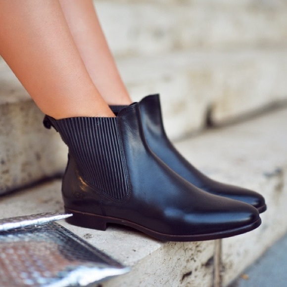 UGG Shoes - UGG authentic JO leather ankle boots sz 11 new