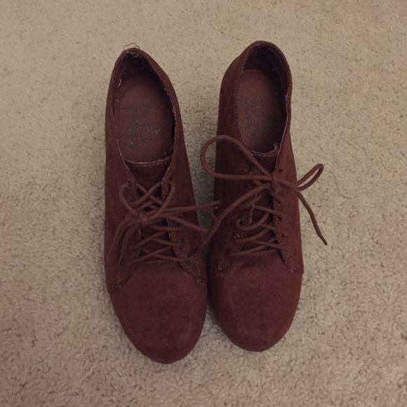 PACSUN BROWN BOOTIES