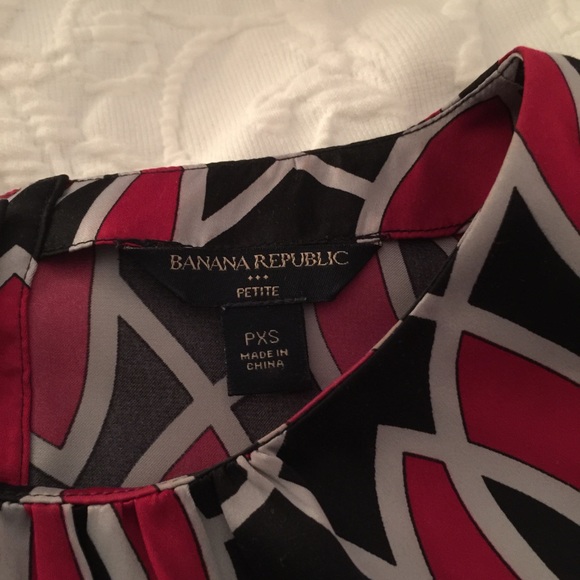 Navy/fuschia op art satin shell - Banana Republic - Picture 2 of 3