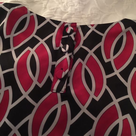 Navy/fuschia op art satin shell - Banana Republic - Picture 3 of 3
