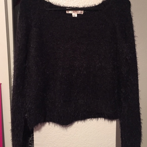 Fuzzy cute crop top