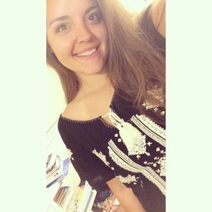 Meet your Posher, Danielle