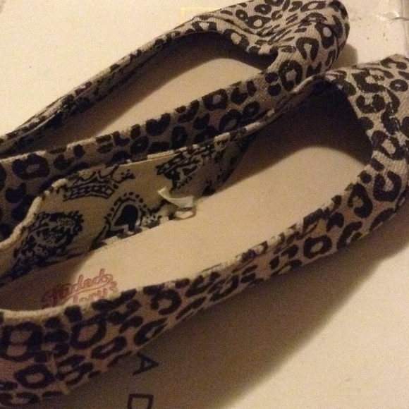 Cheetah Print Flats - Picture 4 of 4