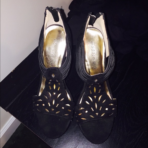 Madden Girl black wedges