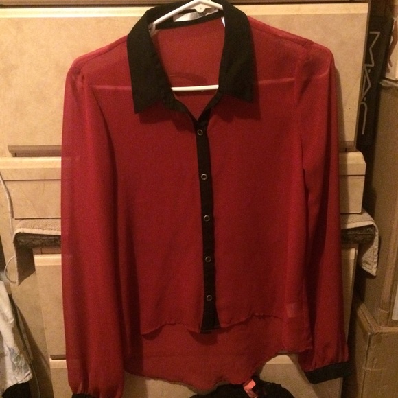 Red and black shirt - Picture 1 of 2