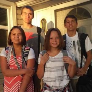 Meet your Posher, Joni