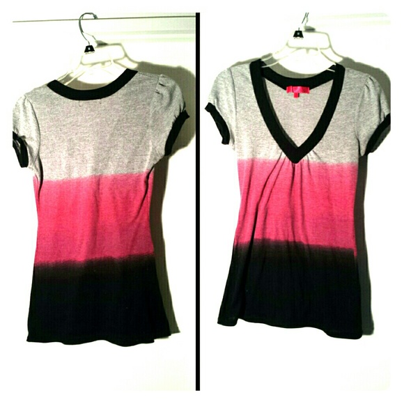 Colored  V-neck shirt