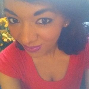 Meet your Posher, Alexis