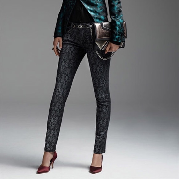 Amazing Current/Elliot ankle pants.