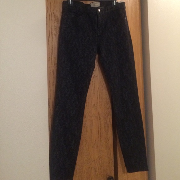 Amazing Current/Elliot ankle pants.