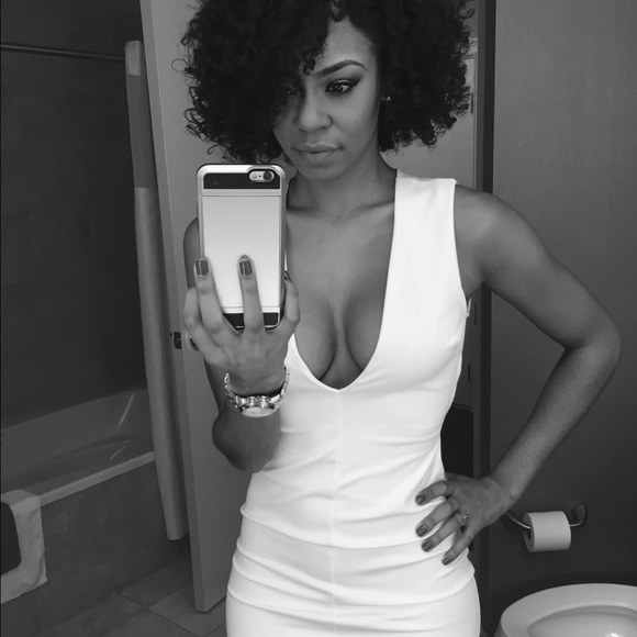 ✨Plunging Vneck Midi✨ - Picture 4 of 5