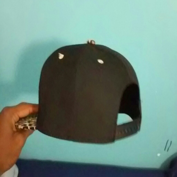 Hat - Picture 2 of 3