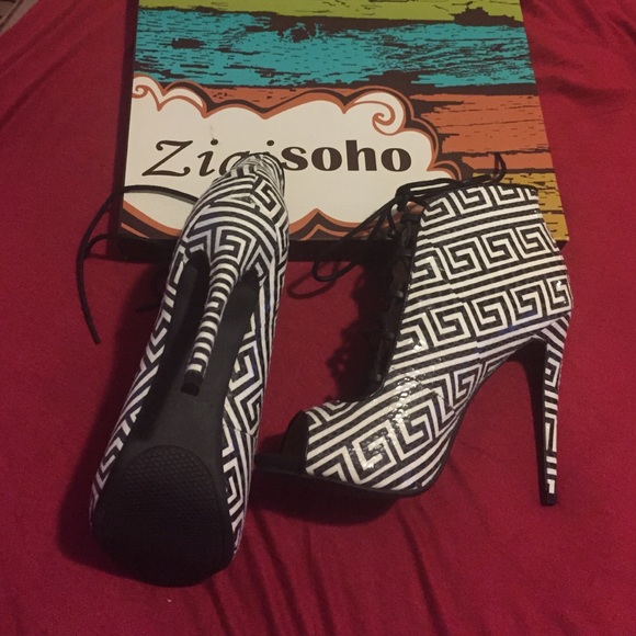 HOST PICK x2 π³π²Zigi Soho Peep Toe Heelπ²π³ - Picture 3 of 4