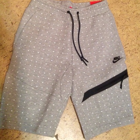 Nwt Nike tech fleet shorts