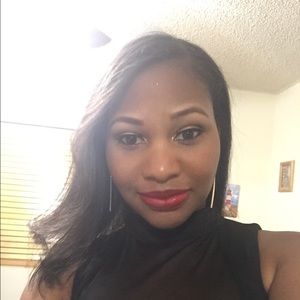 Meet your Posher, Crystal