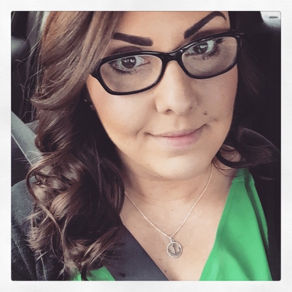 Meet your Posher, Dayna - Picture 4 of 4