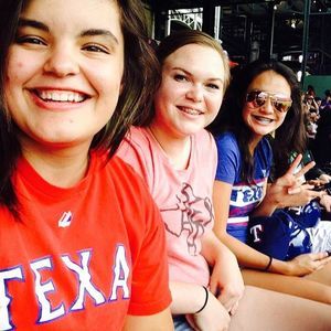 Meet your Posher, Larisa