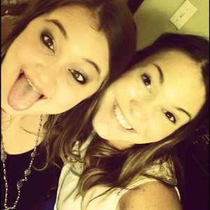 Meet your Posher, Hayley