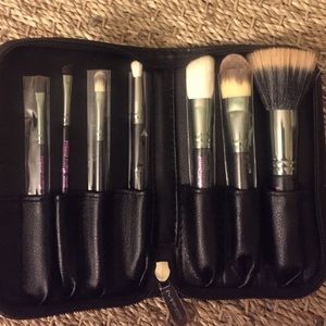 Hello Kitty mac brush set!!