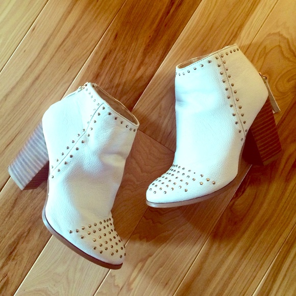 Cooperative Shoes - FINAL SALE🎉White Leather Booties