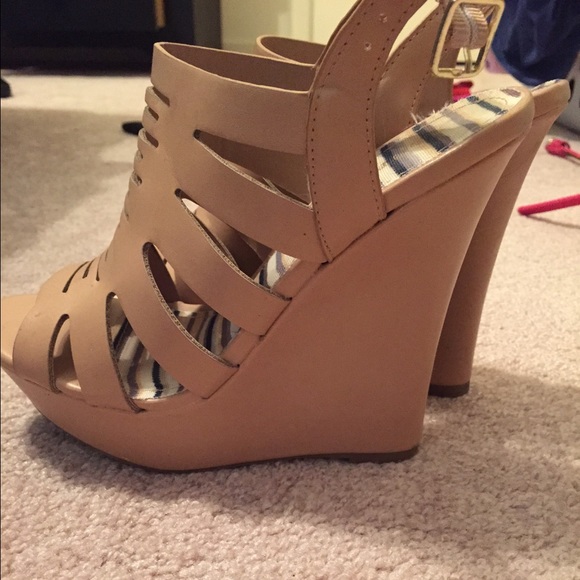 Nude colored wedges - Picture 2 of 4