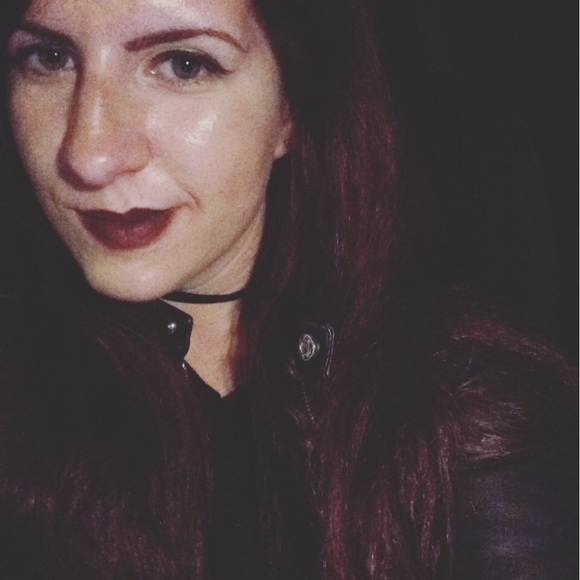 Meet your Posher, Lauren - Picture 2 of 3