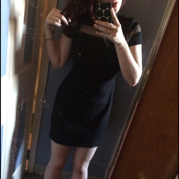 Meet your Posher, Lauren - Picture 3 of 3