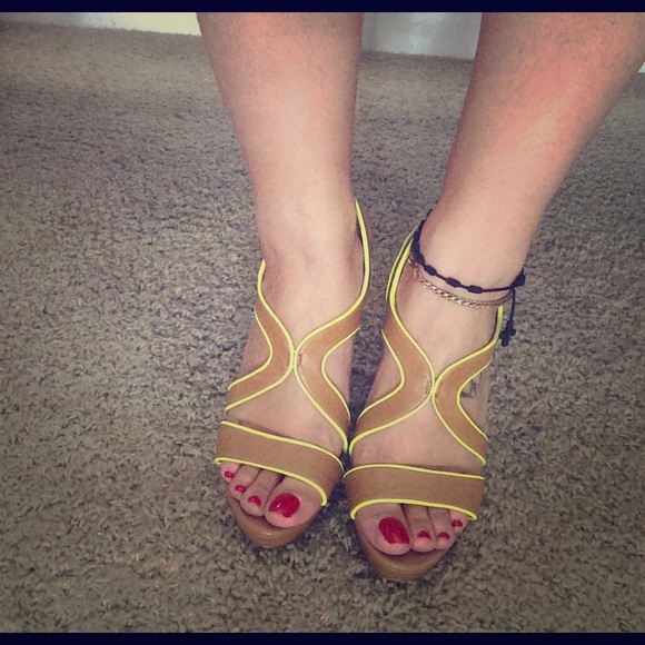 Aldo nude heels with neon detail