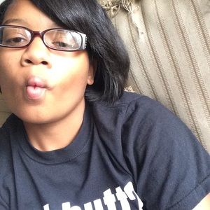 Meet your Posher, Desiree