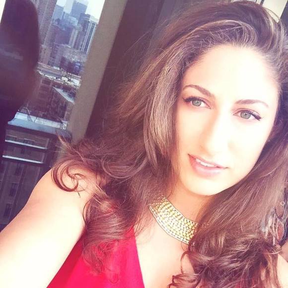 Meet your Posher, Ariella - Picture 1 of 1