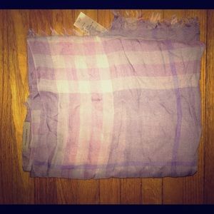 Burberry wool women's scarf